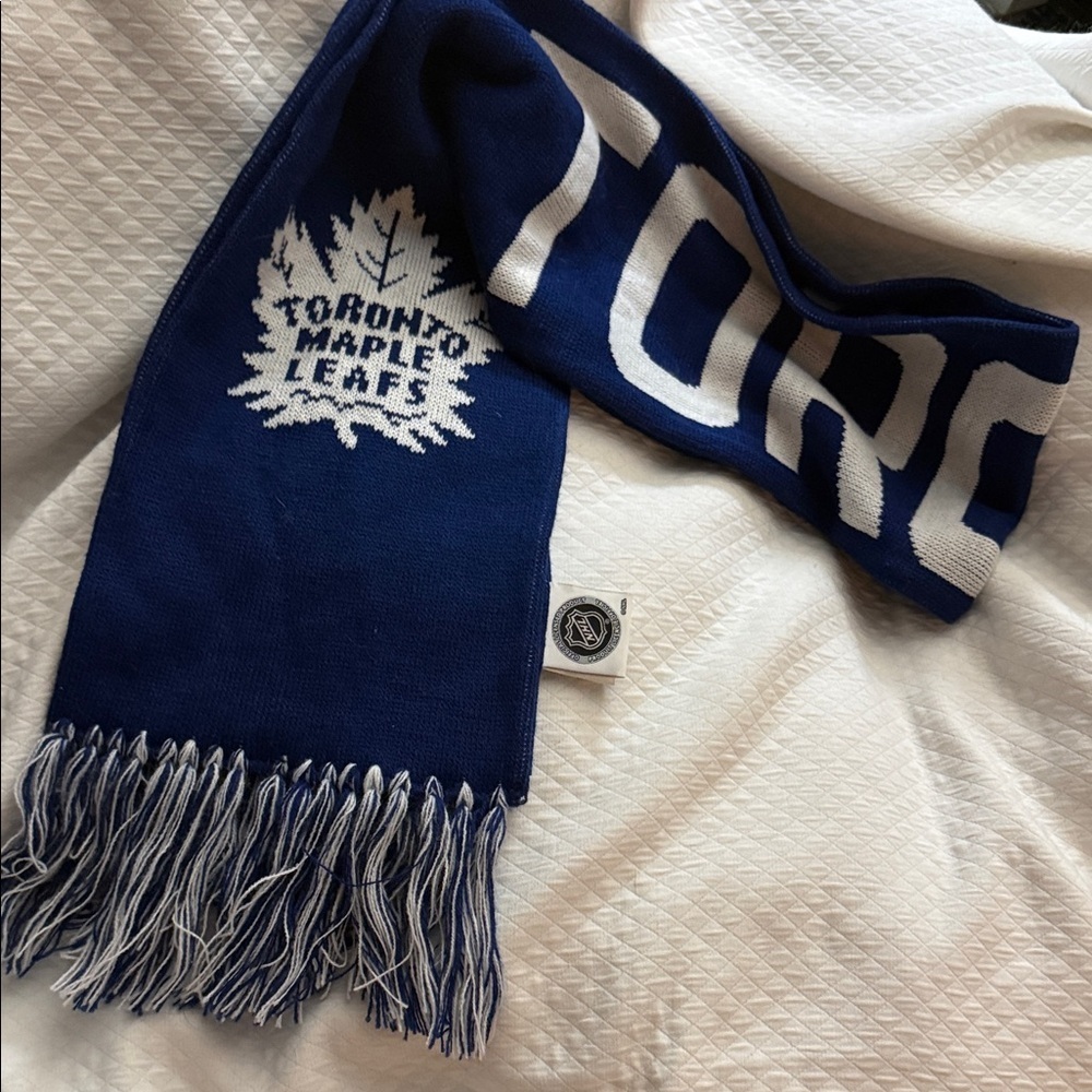 Official NHL Toronto Maple Leafs Knit Scarf Blue & White Like New